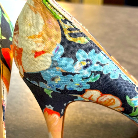 Loeffler Randall size 7.5 - Picture 2 of 5